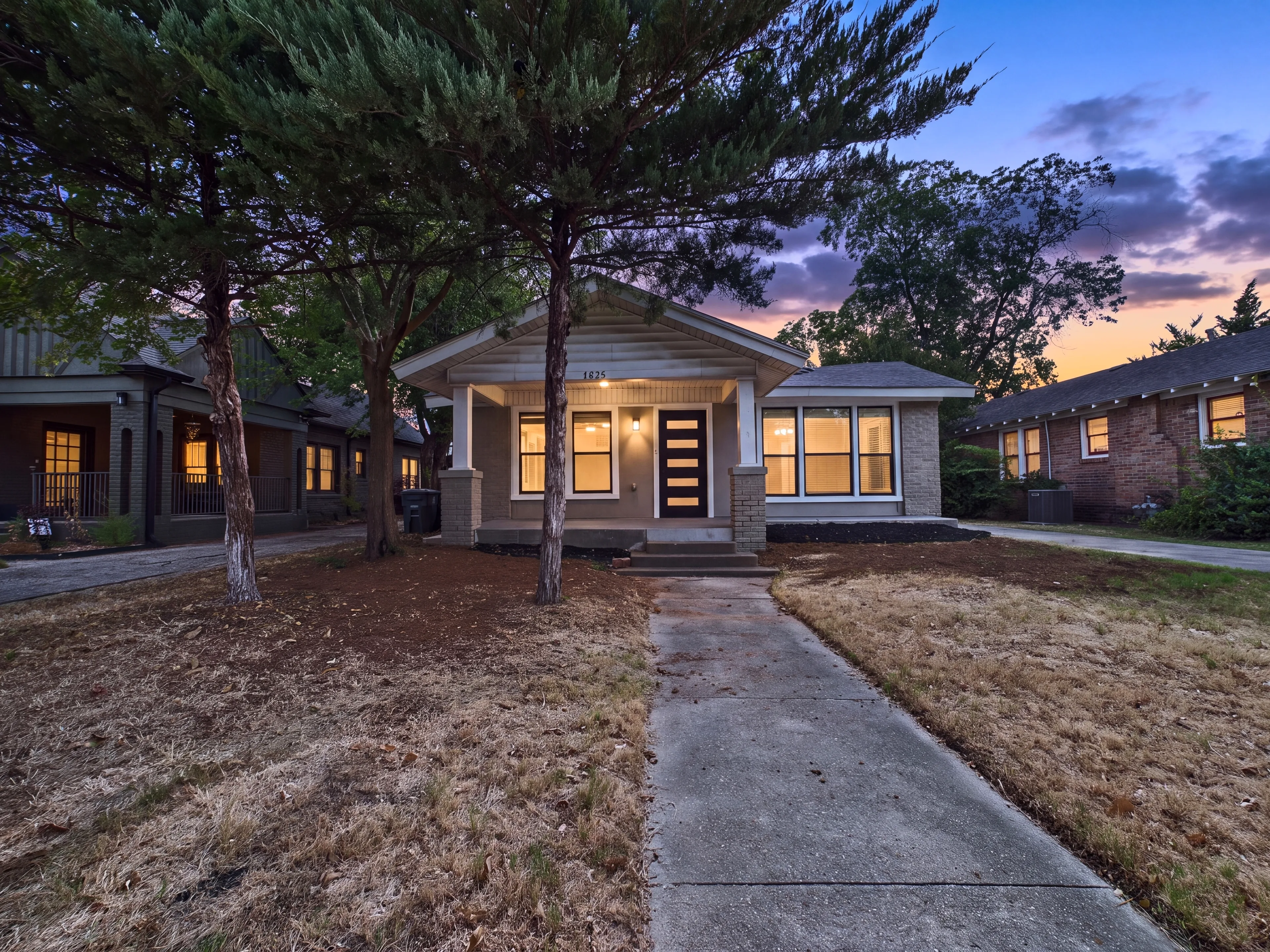 1026 Cedar Hill Avenue, Dallas at twilight